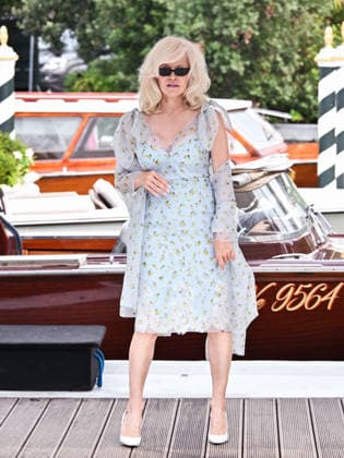 IPA88309641 - Venice, 83rd Venice International Film Festival 2026 - Day 8 - Arrivals at the Excelsior Hotel pier - Pictured: Pamela Anderson  Copyright: xSimonexComix xPoolxPhotoxEventsx08x IPA88309641