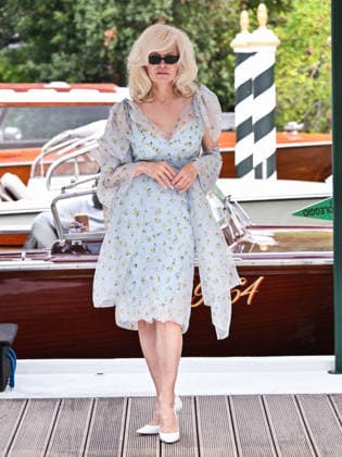 IPA88309650 - Venice, 83rd Venice International Film Festival 2026 - Day 8 - Arrivals at the Excelsior Hotel pier - Pictured: Pamela Anderson  Copyright: xSimonexComix xPoolxPhotoxEventsx08x IPA88309650
