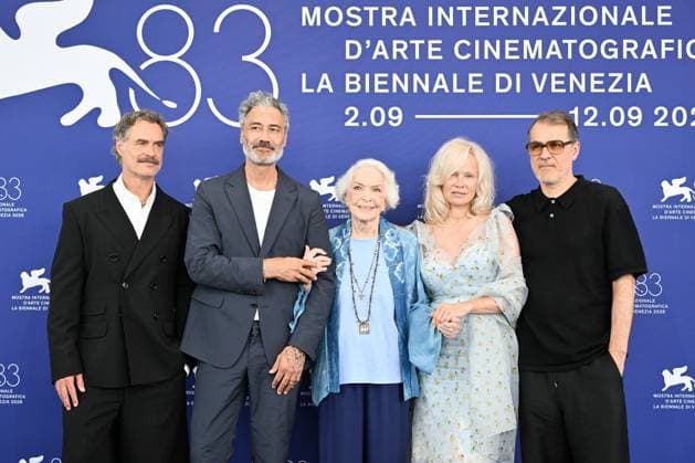 September 9, 2026, Venice, Rome, Italy: Murray Bartlett, Taika Waititi, Ellen Burstyn, Pamela Anderson and director Korno l MundruczoÂ³ during the photocall of the film Place To Be , 83rd Venice Film Festival. Venice, 09 09 2026 Venice Italy  - ZUMAa289 20260909_zia_a289_030 Copyright: xMlax xAgfx