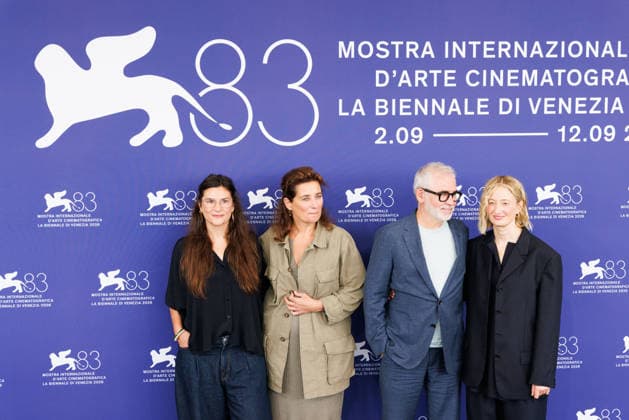 News - Un Bon Petit Soldat Photocall - The 83rd Venice International Film Festival Coralie Amedeo, Sidonie Dumas, Director Stephane Brize and Alba Rohrwacher attend the Un Bon Petit Soldat Photocall during the 83rd Venice International Film Festival at Palazzo del Casino on September 09, 2026 in Venice, Italy. Photo: Cinzia Camela. Lido di Venezia Palazzo del Casino Italy Copyright: xCinziaxCamelax xLiveMediax LPN_2660129
