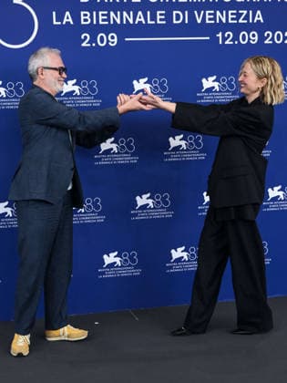 IPA88311897 - Venice, 83rd Venice International Film Festival 2026 - Day 8 - Un Bon Petit Soldat photocall - Pictured: Jasmine Trinca, StÃ phane BrizÃ , Alba Rohrwacher  Copyright: xAlbertoxTerenghix xPoolxPhotoxEventsx08x IPA88311897