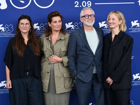 IPA88312160 - Venice, 83rd Venice International Film Festival 2026 - Day 8 - Photocall for *Un Bon Petit Soldat* - Pictured: Coralie Amedeo, Sidonie Dumas, Director StÃ phane BrizÃ , and Alba Rohrwacher  Copyright: xAlbertoxTerenghix xPoolxPhotoxEventsx08x IPA88312160