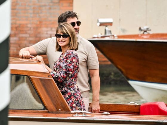 IPA88312643 - Venice, 83rd Venice International Film Festival 2026 - Day 8 - Arrivals at the Excelsior Hotel pier - Pictured: Penelope Cruz, Javier Bardem  Copyright: xSimonexComix xPoolxPhotoxEventsx08x IPA88312643