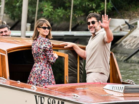 IPA88312654 - Venice, 83rd Venice International Film Festival 2026 - Day 8 - Arrivals at the Excelsior Hotel pier - Pictured: Penelope Cruz, Javier Bardem  Copyright: xSimonexComix xPoolxPhotoxEventsx08x IPA88312654