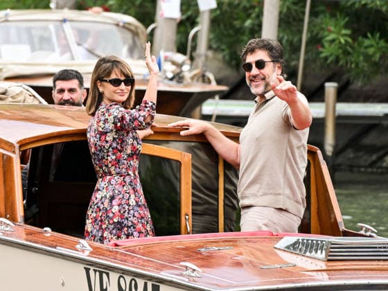 IPA88312658 - Venice, 83rd Venice International Film Festival 2026 - Day 8 - Arrivals at the Excelsior Hotel pier - Pictured: Penelope Cruz, Javier Bardem  Copyright: xSimonexComix xPoolxPhotoxEventsx08x IPA88312658