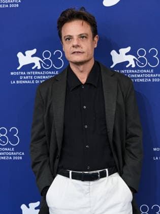 IPA88314413 - Venice, 83rd Venice International Film Festival 2026 - Day 8 - Photocall for *Il Fuoco che ti porti dentro* - Pictured: Lino Musella  Copyright: xAlbertoxTerenghix xPoolxPhotoxEventsx08x IPA88314413