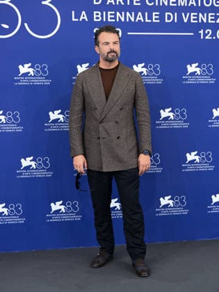 IPA88314708 - Venice, 83rd Venice International Film Festival 2026 - Day 8 - Photocall for *Il Fuoco che ti porti dentro* - Pictured: Edoardo De Angelis  Copyright: xAlbertoxTerenghix xPoolxPhotoxEventsx08x IPA88314708
