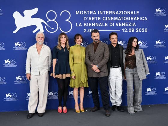 IPA88314705 - Venice, 83rd Venice International Film Festival 2026 - Day 8 - Photocall for *Il Fuoco che ti porti dentro* - Pictured: Tommaso Ragno, Elena Radonicich, Vanessa Scalera, Director Edoardo De Angelis, Lino Musella, and Ivana Lotito  Copyright: xAlbertoxTerenghix xPoolxPhotoxEventsx08x IPA88314705