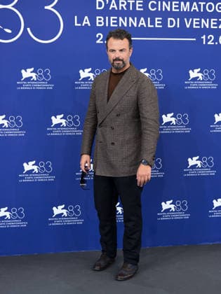 IPA88314710 - Venice, 83rd Venice International Film Festival 2026 - Day 8 - Photocall for *Il Fuoco che ti porti dentro* - Pictured: Edoardo De Angelis  Copyright: xAlbertoxTerenghix xPoolxPhotoxEventsx08x IPA88314710