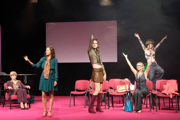 Antje Rietz, Angela Roy, Jasper Middendorf, Linda Hesse, and Julia Lindholm at the photo shoot for the comedy *Männerbeschaffungsmaßnahmen* at the Winterhuder Fährhaus in Hamburg. In a seminar together, four women rediscover their hopes and feelings. A musical play filled with many hits and evergreens, The premiere is on September 11, 2026, in Hamburg, Se