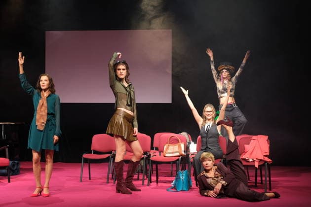 Angela Roy, Jasper Middendorf, Linda Hesse, Julia Lindholm, and Antje Rietz at the photo shoot for the comedy *Männerbeschaffungsmaßnahmen* at the Winterhuder Fährhaus theater in Hamburg. In a seminar they attend together, four women rediscover their hopes and feelings. A musical play filled with hits and timeless classics, The premiere is on September 11