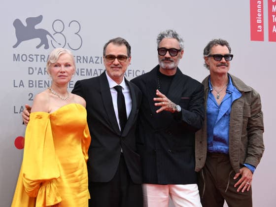 IPA88318648 - Venice, 83rd Venice International Film Festival 2026 - Night 8. Red Carpet for the film Place To Be. Featuring Murray Bartlett, Taika Waititi, Pamela Anderson, and Director KornÃ l Mundruczo  Copyright: xAlbertoxTerenghix xPoolxPhotoxEventsx08x IPA88318648