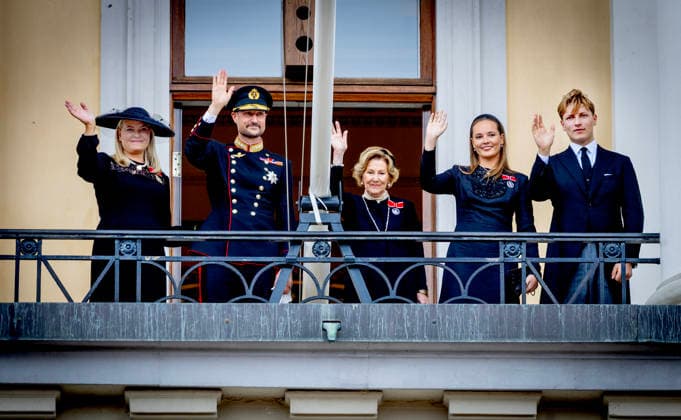 09-09-2026 Norway King Haakon and Queen Mette-Marit and Queen Sonja and Princess Ingrid Alexandra and Prince Sverre Magnus after the funeral of King Harald on the balcony at the Royal palace in Oslo. Â  Copyright: xPPEx