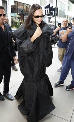 **VIDEO AVAILABLE. CONTACT PHOTODESK@INSTARIMAGES.COM TO RECEIVE.** Gal Gadot arrives at a New York hotel after appearing on the Today show at the NBC Studios Featuring: Gal Gadot Where: New York City, New York, United States When: 09 Sep 2026 Credit: Jairo Pastoressa INSTARimages EDITORIAL USE ONLY. NOT FOR USE BY NEWSPAPERS BASED IN THE UK. Copyright: xx instar56000121