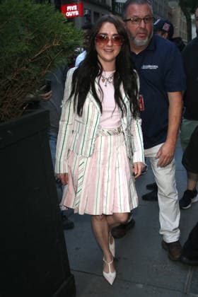 September 9, 2026: Maisie Williams arrives at the Today Show  - ZUMAh16_ 20260909_zaf_h16_001 Copyright: xDanxHerrickx
