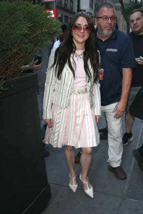 September 9, 2026: Maisie Williams arrives at the Today Show  - ZUMAh16_ 20260909_zaf_h16_002 Copyright: xDanxHerrickx
