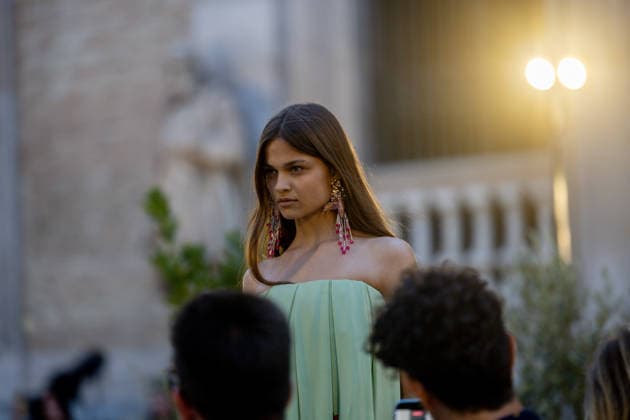 Dolores Promesas × Duyos Fashion Show in Madrid A model during the Dolores Promesas × Duyos fashion show at the National Archaeological Museum on September 9, 2026, in Madrid, Spain. This will mark the debut of Juan Duyos’s first collection as creative director of Dolores Promesas. The collection is titled Lola and is designed specifically for special occasions, celebrations, and the red carpet, reviving the most sophisticated spirit of the brand’s former Heaven line. SEPTEMBER 9, 2026 FASHION SHOW DUYOS DOLORES PROMESAS CLOTHING LOLA COLLECTION MODEL Madrid, Spain  Copyright: xRicardoxRubiox 7761690