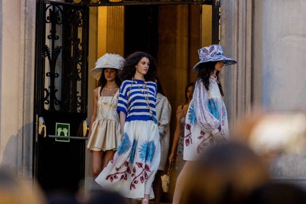 Dolores Promesas × Duyos Fashion Show in Madrid Several models during the Dolores Promesas × Duyos fashion show at the National Archaeological Museum on September 9, 2026, in Madrid, Spain. This will mark the debut of Juan Duyos’s first collection as creative director of Dolores Promesas. The collection is titled Lola and is designed specifically for special occasions, celebrations, and red-carpet events, reviving the most sophisticated spirit of the brand’s former Heaven line. SEPTEMBER 9, 2026 FASHION SHOW DUYOS DOLORES PROMESAS CLOTHING LOLA COLLECTION MODEL Madrid Madrid, Spain  Copyright: xRicardoxRubiox 7761694
