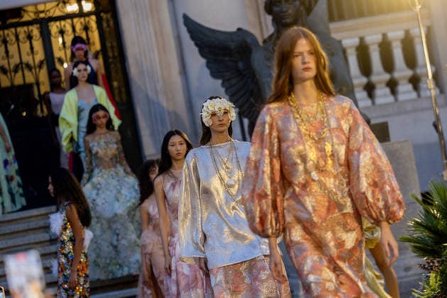 Dolores Promesas × Duyos Fashion Show in Madrid Several models during the Dolores Promesas × Duyos fashion show at the National Archaeological Museum on September 9, 2026, in Madrid, Spain. This will mark the debut of Juan Duyos’s first collection as creative director of Dolores Promesas. The collection is titled Lola and is designed specifically for special occasions, celebrations, and the red carpet, reviving the most sophisticated spirit of the brand’s former Heaven line. SEPTEMBER 9, 2026 FASHION SHOW DUYOS DOLORES PROMESAS CLOTHING LOLA COLLECTION MODEL Madrid Madrid, Spain  Copyright: xRicardoxRubiox 7761719