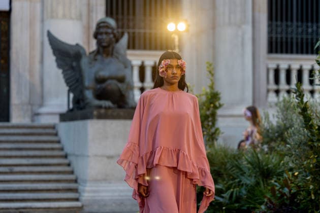 Dolores Promesas × Duyos Fashion Show in Madrid Several models during the Dolores Promesas × Duyos fashion show at the National Archaeological Museum on September 9, 2026, in Madrid, Spain. This will mark the debut of Juan Duyos’s first collection as creative director of Dolores Promesas. The collection is titled Lola and is designed specifically for special occasions, celebrations, and the red carpet, reviving the most sophisticated spirit of the brand’s former Heaven line. SEPTEMBER 9, 2026 FASHION SHOW DUYOS DOLORES PROMESAS CLOTHING LOLA COLLECTION MODEL Madrid Madrid, Spain  Copyright: xRicardoxRubiox 7761722