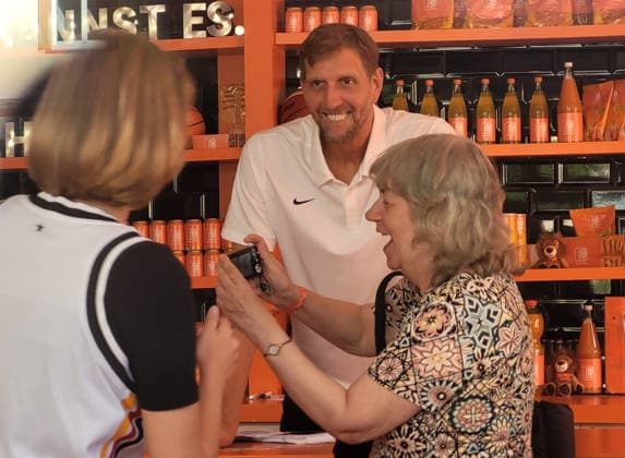 Berlin, September 9, 2026: Autograph session with Dirk Nowitzki at the ING Späti store on Kastanienallee in Berlin, as part of an ING advertising campaign for the Women’s Basketball World Cup in Berlin, Germany Copyright: xMatthiasxGränzdörferx