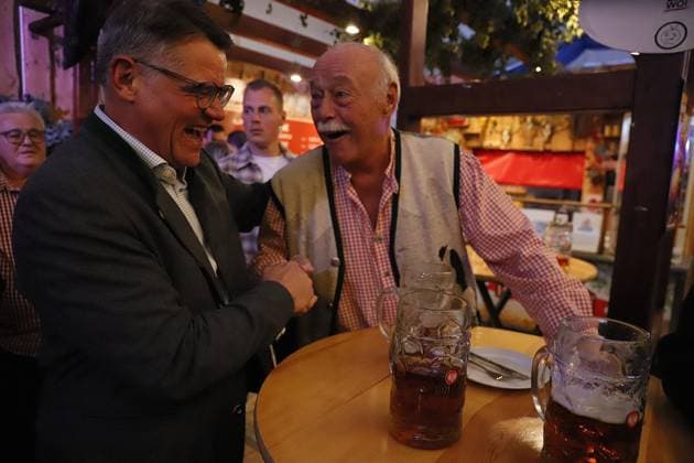 September 9, 2026 xhpx Frankfurt am Main, Opening of the 2026 Frankfurt Oktoberfest: Hesse s Minister President Boris Rhein enjoys mingling with the crowd and gets up close and personal HP
