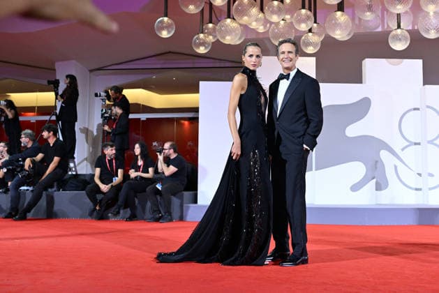 Entertainment Bilder des Tages #2 September 9, 2026, Venice, Rome, Italy: Gloria Tonon and Alessandro Benetto on the red carpet for The Fire That You Carry Inside, at the 83rd Venice Film Festival. Venice, September 9, 2026 Venice Italy  - ZUMAa289 20260909_zia_a289_404 Copyright: xMariaxLauraxAntonellix xAgfx