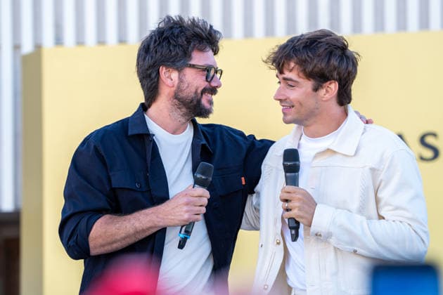 Monegasque Formula 1 driver Charles Leclerc (r) challenges Spanish actor Alvaro Morte to a game of his new board game SE!ZE in Madrid during the official presentation of Chivas Regal 16. September 9, 2026. (20260909113)