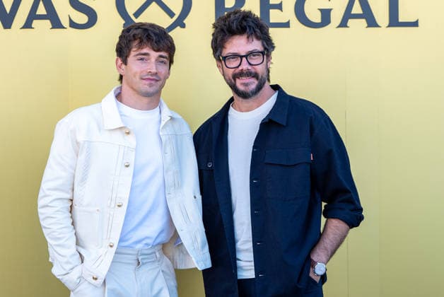 Monegasque Formula 1 driver Charles Leclerc (l) challenges Spanish actor Alvaro Morte to a game of his new board game SE!ZE in Madrid during the official presentation of Chivas Regal 16. September 9, 2026. (20260909280)
