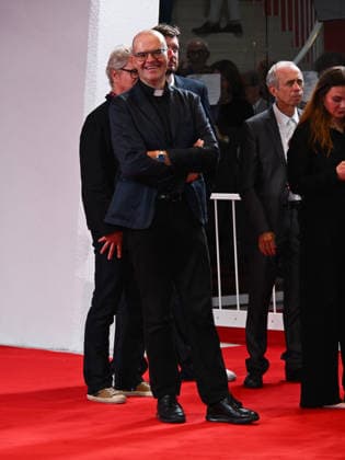 IPA88331538 - Venice, 83rd Venice International Film Festival 2026 - Night 8. Red Carpet for the film *IL FUOCO CHE TI PORTI DENTRO* In the photo: Guest  Copyright: xAlbertoxTerenghi PoolxPhotoxEvenx xPoolxPhotoxEventsx08x IPA88331538