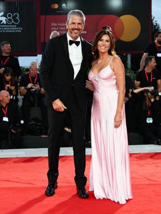 IPA88331762 - Venice, 83rd Venice International Film Festival 2026 - Night 8. Red carpet for the film UN BON PETIT SOLDAT. Pictured: Andrea Berton with his wife Sandra Berton  Copyright: xAlbertoxTerenghi PoolxPhotoxEvenx xPoolxPhotoxEventsx08x IPA88331762