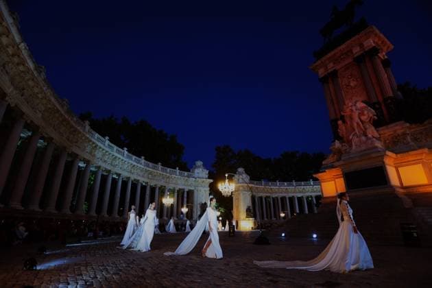 September 9, 2026: September 9, 2026 (Madrid) Parade on the occasion of the World Fashion Week in Madrid by the designer Silvia Fernandez in the vicinity of the Monument of Alfonso XII in the heart of the Retiro Garden of the capital of Spain. - ZUMAc161 20260909_zap_c161_009 Copyright: xLorenzoxCarnerox