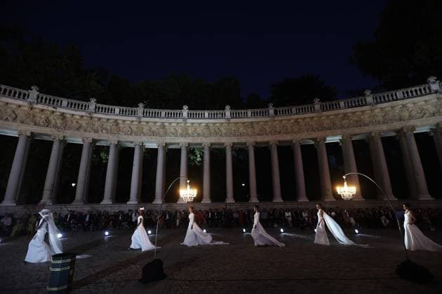 September 9, 2026: September 9, 2026 (Madrid) Parade on the occasion of the World Fashion Week in Madrid by the designer Silvia Fernandez in the vicinity of the Monument of Alfonso XII in the heart of the Retiro Garden of the capital of Spain. - ZUMAc161 20260909_zap_c161_010 Copyright: xLorenzoxCarnerox