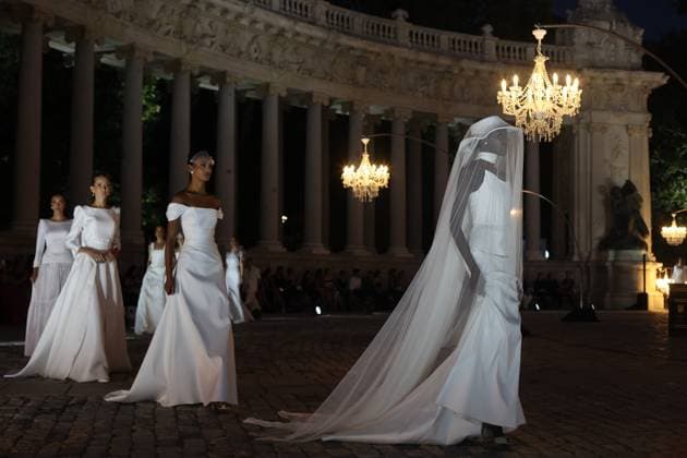 September 9, 2026: September 9, 2026 (Madrid) Parade on the occasion of the World Fashion Week in Madrid by the designer Silvia Fernandez in the vicinity of the Monument of Alfonso XII in the heart of the Retiro Garden of the capital of Spain. - ZUMAc161 20260909_zap_c161_019 Copyright: xLorenzoxCarnerox