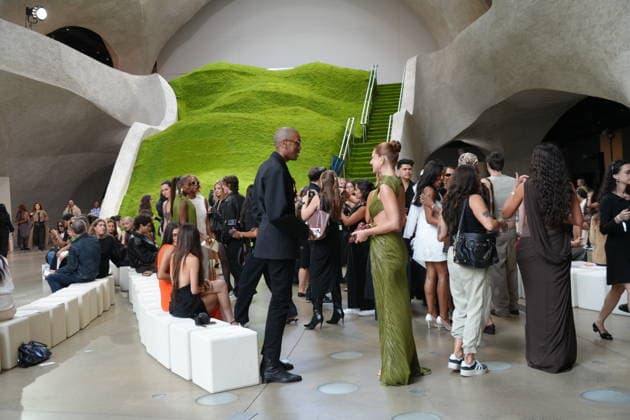 September 9, 2026, New York, Ny, USA: Cult Gaia Fashion Show,.The Gilder Center at the American Museum of Natural History, NYC.September 9, 2026. New York USA - ZUMAms4_ 20260909_faf_ms4_007 Copyright: xSoniaxMoskowitzxGordonx
