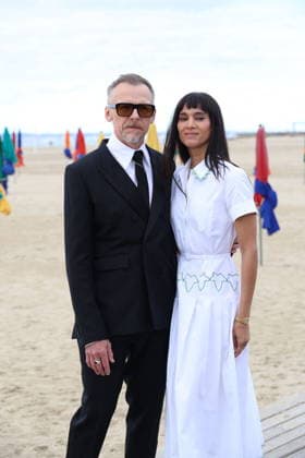 Simon Pegg, Sofia Boutella at the photocall for the film *Only What We Carry* during the 52nd edition of the Deauville American Film Festival on September 9, 2026. Denis Guignebourg, Bestimage. Photocall for the film *Only What We Carry* at the 52nd edition of the Deauville American Film Festival on September 9, 2026, Deauville, France  Copyright: xDenisxGuignebourgx xBestimagexDenisxGuignebourgx xBestimagex