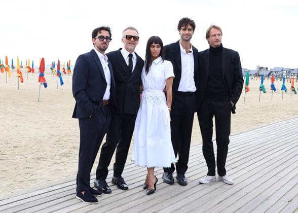 Charles Benoin, Simon Pegg, Sofia Boutella, Liam Hellmann, Jouri Smit at the photocall for the film *Only What We Carry* during the 52nd edition of the Deauville American Film Festival on September 9, 2026. Denis Guignebourg, Bestimage. Photocall for the film *Only What We Carry* at the 52nd edition of the Deauville American Film Festival on September 9, 2026, Deauville, France  Copyright: xDenisxGuignebourgx xBestimagexDenisxGuignebourgx xBestimagex