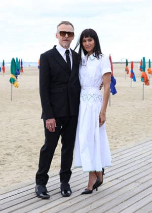 Simon Pegg, Sofia Boutella at the photocall for the film *Only What We Carry* during the 52nd edition of the Deauville American Film Festival on September 9, 2026. Denis Guignebourg, Bestimage. Photocall for the film *Only What We Carry* at the 52nd edition of the Deauville American Film Festival on September 9, 2026, Deauville, France  Copyright: xDenisxGuignebourgx xBestimagexDenisxGuignebourgx xBestimagex