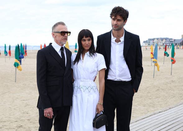 Simon Pegg, Sofia Boutella, Liam Hellmann at the photocall for the film *Only What We Carry* during the 52nd edition of the Deauville American Film Festival on September 9, 2026 Denis Guignebourg Bestimage Photocall for the film *Only What We Carry* at the 52nd edition of the Deauville American Film Festival on September 9, 2026, Deauville, France  Copyright: xDenisxGuignebourgx xBestimagexDenisxGuignebourgx xBestimagex