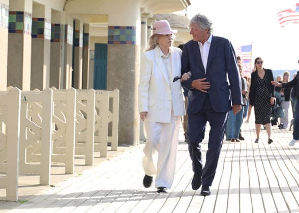 Faye Dunaway unveiled her cabin sign in Deauville, alongside Philippe Augier, the city’s mayor, following her Deauville Icon Award at the 52nd edition of the Deauville American Film Festival on September 9, 2026. Denis Guignebourg, Bestimage. Faye Dunaway unveiled her cabin sign in Deauville after receiving her Deauville Icon Award at the 52nd edition of the Deauville American Film Festival on September 9, 2026, Deauville, France  Copyright: xDenisxGuignebourgx xBestimagexDenisxGuignebourgx xBestimagex