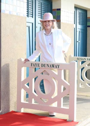 Entertainment Bilder des Tages #2 Faye Dunaway unveiled her cabin sign in Deauville after receiving the Deauville Icon Award at the 52nd edition of the Deauville American Film Festival on September 9, 2026. Denis Guignebourg, Bestimage. Faye Dunaway unveiled her cabin sign in Deauville after receiving the Deauville Icon Award at the 52nd edition of the Deauville American Film Festival on September 9, 2026, in Deauville, France  Copyright: xDenisxGuignebourgx xBestimagexDenisxGuignebourgx xBestimagex