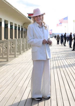 Faye Dunaway unveiled her cabin sign in Deauville after receiving the Deauville Icon Award at the 52nd edition of the Deauville American Film Festival on September 9, 2026. Denis Guignebourg, Bestimage. Faye Dunaway unveiled her cabin sign in Deauville after receiving the Deauville Icon Award at the 52nd edition of the Deauville American Film Festival on September 9, 2026, in Deauville, France  Copyright: xDenisxGuignebourgx xBestimagexDenisxGuignebourgx xBestimagex
