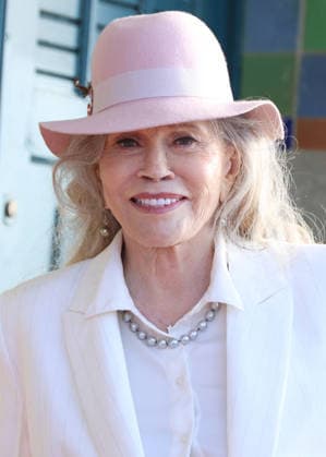 Faye Dunaway unveiled her cabin sign in Deauville after receiving the Deauville Icon Award at the 52nd edition of the Deauville American Film Festival on September 9, 2026. Denis Guignebourg, Bestimage. Faye Dunaway unveiled her cabin sign in Deauville after receiving the Deauville Icon Award at the 52nd edition of the Deauville American Film Festival on September 9, 2026, in Deauville, France  Copyright: xDenisxGuignebourgx xBestimagexDenisxGuignebourgx xBestimagex