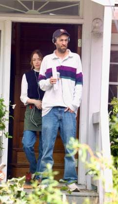 Emma Stone is seen on the set of The Catch Emma Stone is seen on the set of The Catch . 09 Sep 2026 Pictured: Emma Stone.  Copyright: xThexMegaxAgencyxSteveSands NewYorkNewswire MEGAx
