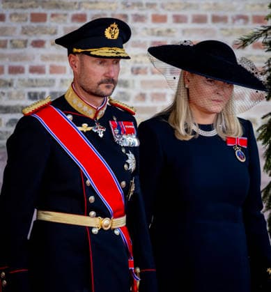 09-09-2026 Funeral of King Harald of Norway during a royal procession from the Royal Palace Chapel to the Cathedral in Oslo. King Haakon and Queen Mette Marit Â  Copyright: xPPEx