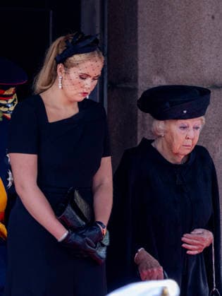 09-09-2026 Funeral of King Harald of Norway during a royal procession from the Royal Palace Chapel to the Cathedral in Oslo. Princess Amalia and Princess Beatrix Â  Copyright: xPPEx