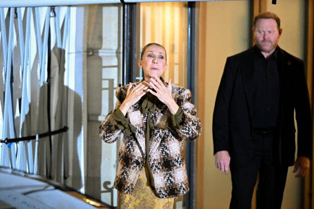 Céline Dion, returning from an intense rehearsal session, takes the time to greet her fans in front of the Royal Monceau hotel in Paris on September 9, 2026. Lionel Urman, Bestimage 1. Céline Dion, back from an intense rehearsal session, takes the time to greet her fans in front of the Royal Monceau hotel in Paris on September 9, 2026 PARIS, France  Copyright: xLIONELxURMANxx xBESTIMAGExLIONELxURMANxx xBESTIMAGEx