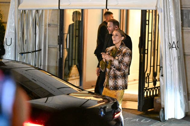 Céline Dion, returning from an intense rehearsal session, takes the time to greet her fans in front of the Royal Monceau hotel in Paris on September 9, 2026. Lionel Urman, Bestimage 1. Céline Dion, back from an intense rehearsal session, takes the time to greet her fans in front of the Royal Monceau hotel in Paris on September 9, 2026 PARIS, France  Copyright: xLIONELxURMANxx xBESTIMAGExLIONELxURMANxx xBESTIMAGEx