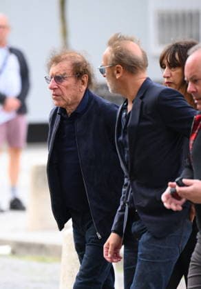 Jean-Paul Rappeneau Funeral - Paris Alain Souchon and Pierre Souchon during the funeral of Jean-Paul Rappeneau, French director and screenwriter, at the Saint-Sulpice church in Paris, France, on September 10, 2026. The director of Cyrano de Bergerac, Jean-Paul Rappeneau, has died at the age of 94. Photo by Eliot Blondet ABACAPRESS.COM Paris France  Copyright: xBlondetxEliot ABACAx
