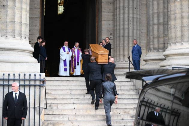 Jean-Paul Rappeneau Funeral - Paris Coffin during the funeral of Jean-Paul Rappeneau, French director and screenwriter, at the Saint-Sulpice church in Paris, France, on September 10, 2026. The director of Cyrano de Bergerac, Jean-Paul Rappeneau, has died at the age of 94. Photo by Eliot Blondet ABACAPRESS.COM Paris France  Copyright: xBlondetxEliot ABACAx